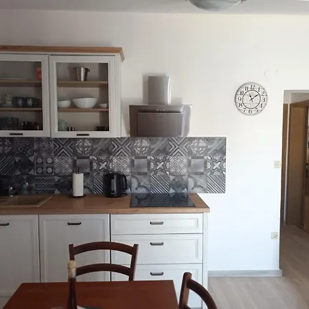 Antonia - 5 M From Sea Apartman Trogir