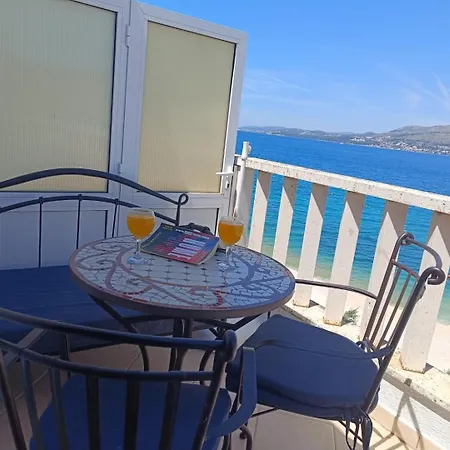Antonia - 5 M From Sea Apartman *